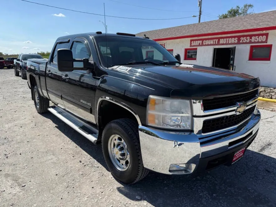 2010 Chevrolet Silverado 2500HD LT photo 1