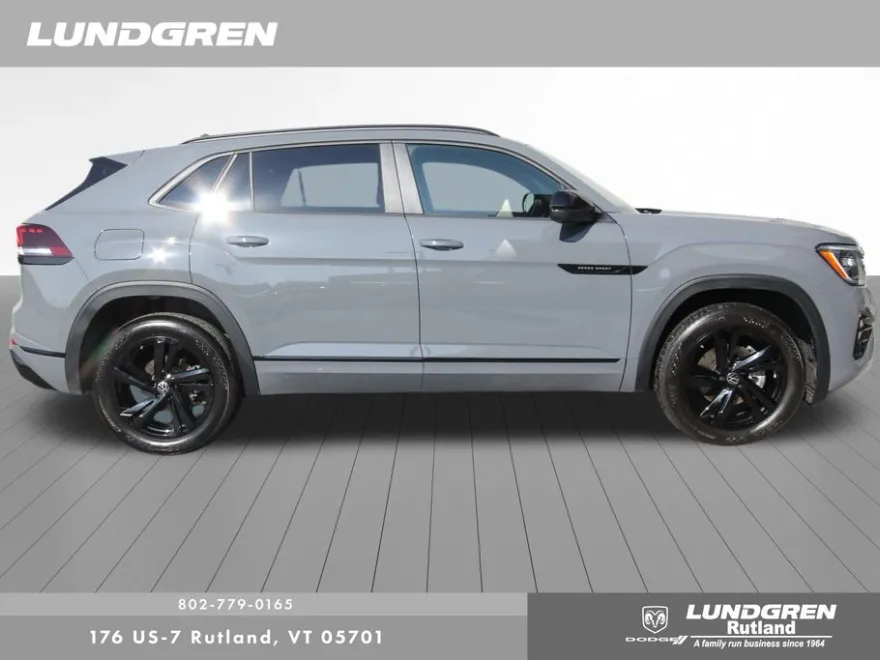 2025 Volkswagen Atlas Cross Sport SEL R-Line photo 1