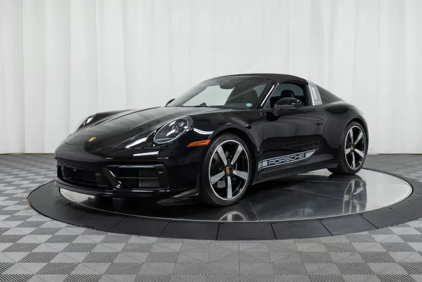 2024 Porsche 911 Targa 4S Coupe photo 1