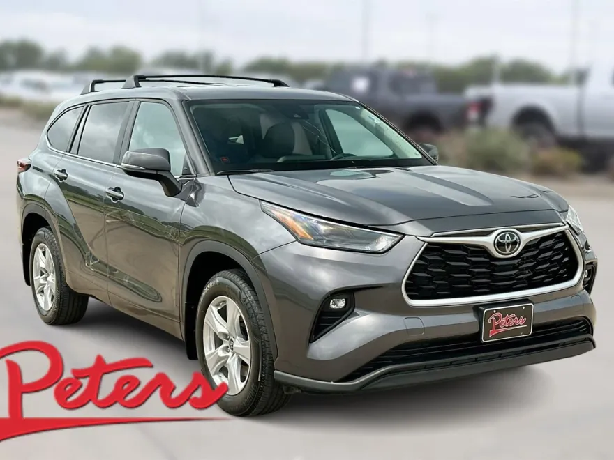 2023 Toyota Highlander L photo 1