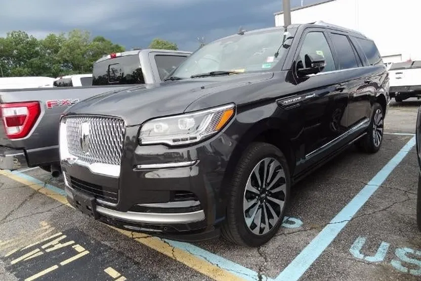 2024 Lincoln Navigator L Reserve photo 1