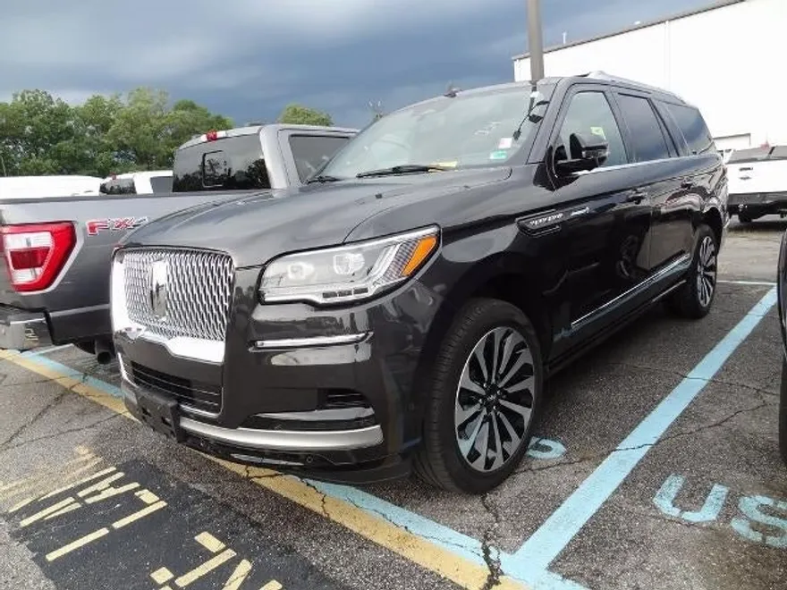 2024 Lincoln Navigator L Reserve photo 1