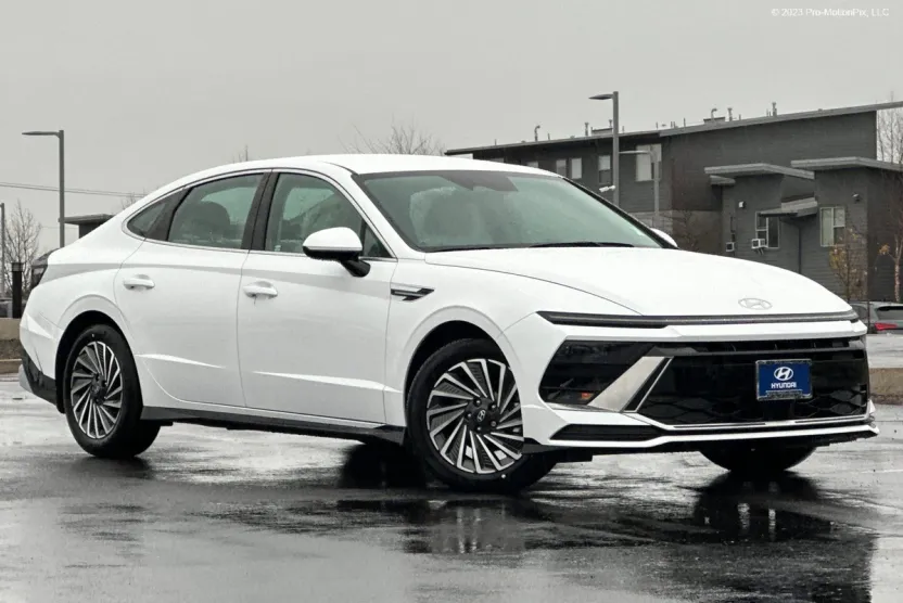 2025 Hyundai Sonata Hybrid SEL photo 1