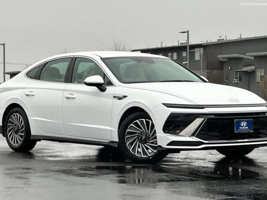 2025 Hyundai Sonata Hybrid SEL photo 1