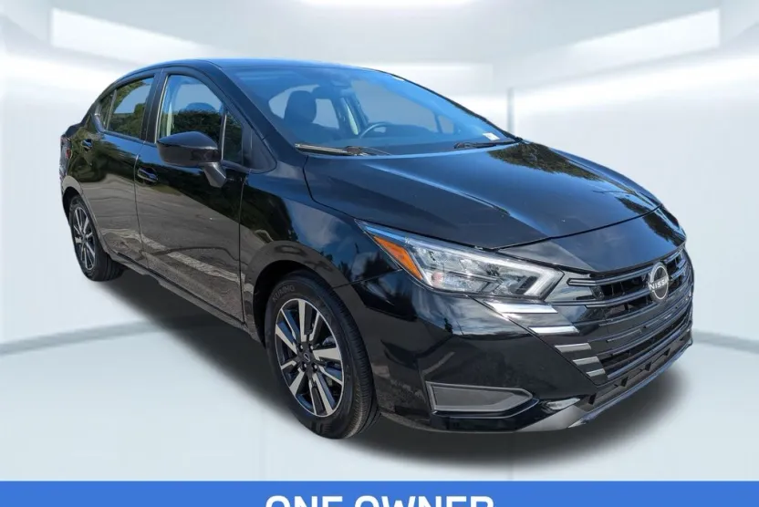 2025 Nissan Versa 1.6 SV photo 1