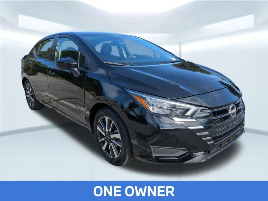 2025 Nissan Versa 1.6 SV photo 1