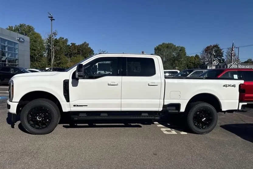 2026 Ford F-350 Lariat photo 1