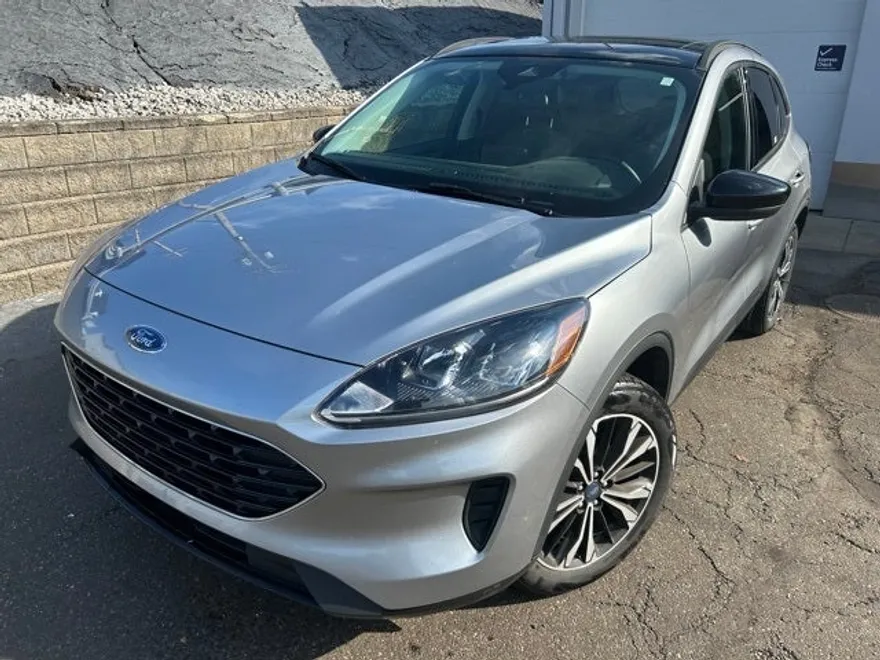 2022 Ford Escape SE photo 1