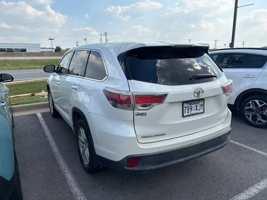 2016 Toyota Highlander XLE photo 1