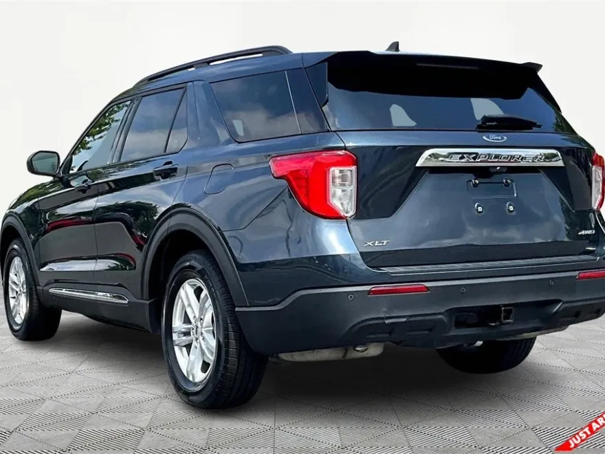2022 Ford Explorer XLT photo 1