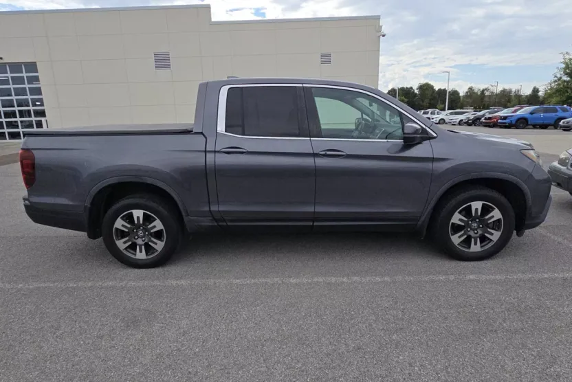 2017 Honda Ridgeline RTL photo 1
