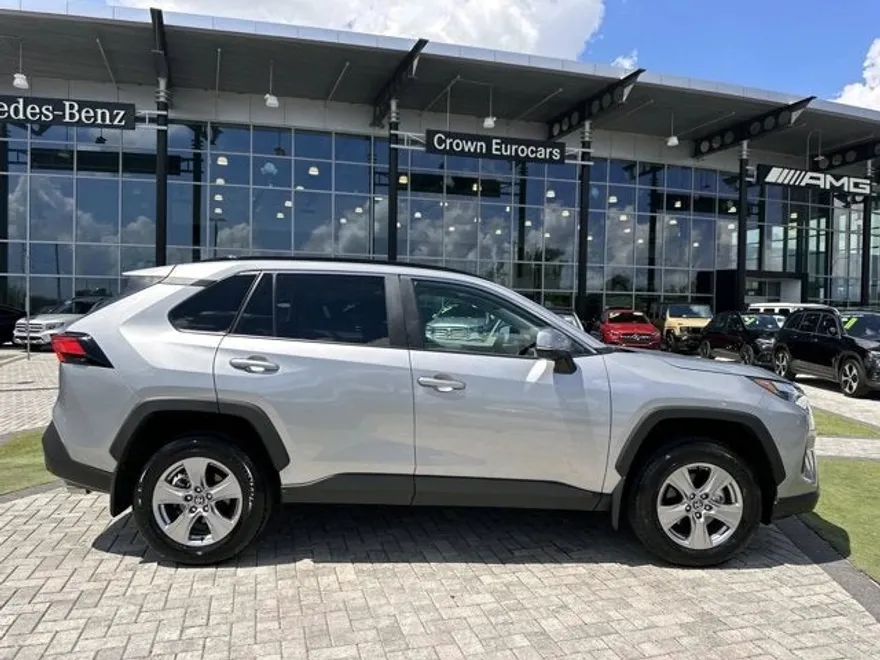 2025 Toyota RAV4 XLE photo 1