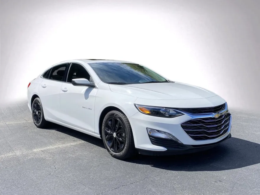 2025 Chevrolet Malibu 1LT photo 1