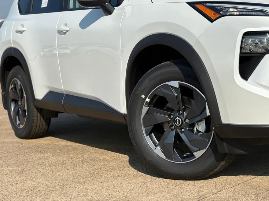 2026 Nissan Rogue SV photo 1