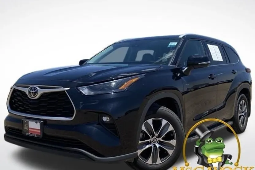 2022 Toyota Highlander XLE photo 1