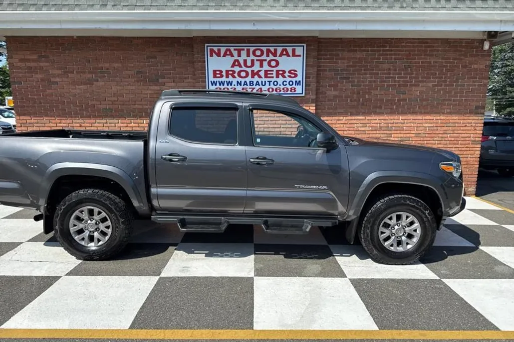 2016 Toyota Tacoma 4x4 photo 1