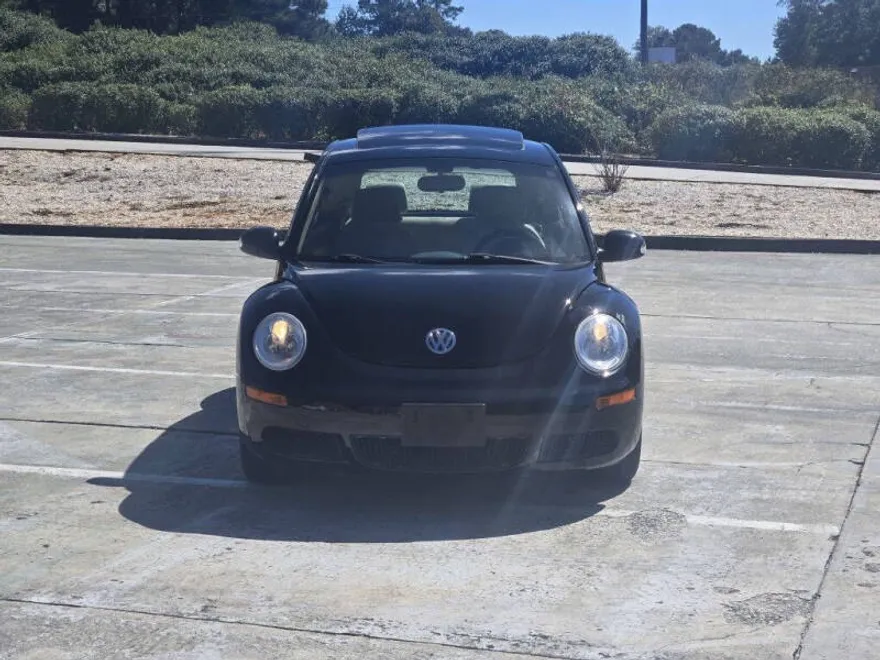 2010 Volkswagen Beetle photo 1