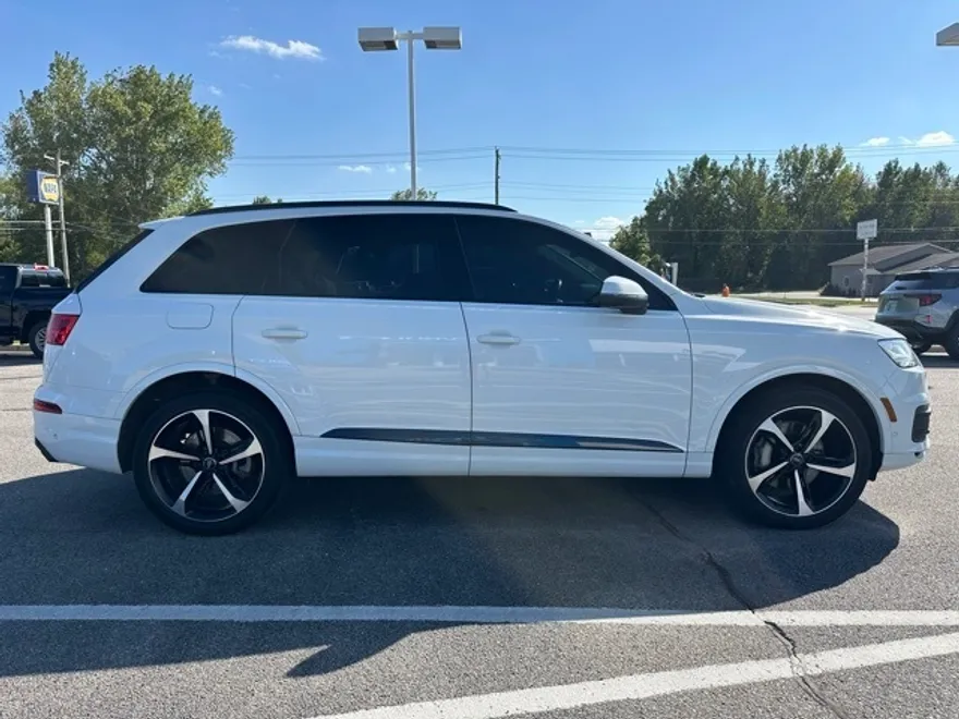 2019 Audi Q7 55 Prestige photo 1