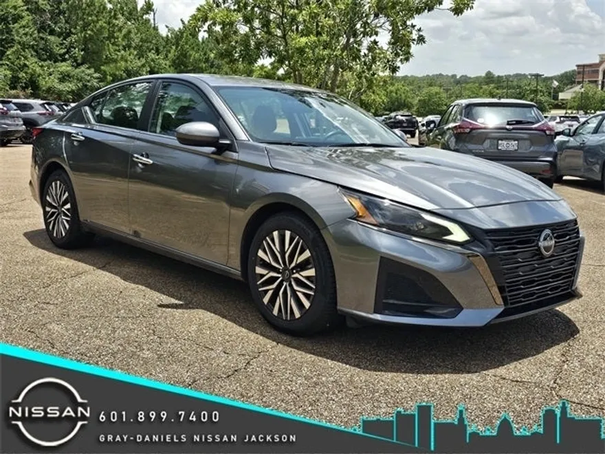 2023 Nissan Altima 2.5 SV photo 1