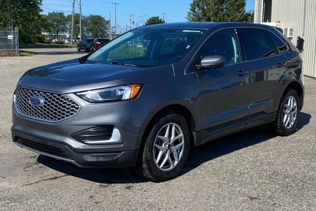 2024 Ford Edge SEL photo 1