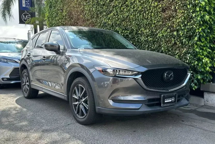2018 Mazda CX-5 Touring photo 1