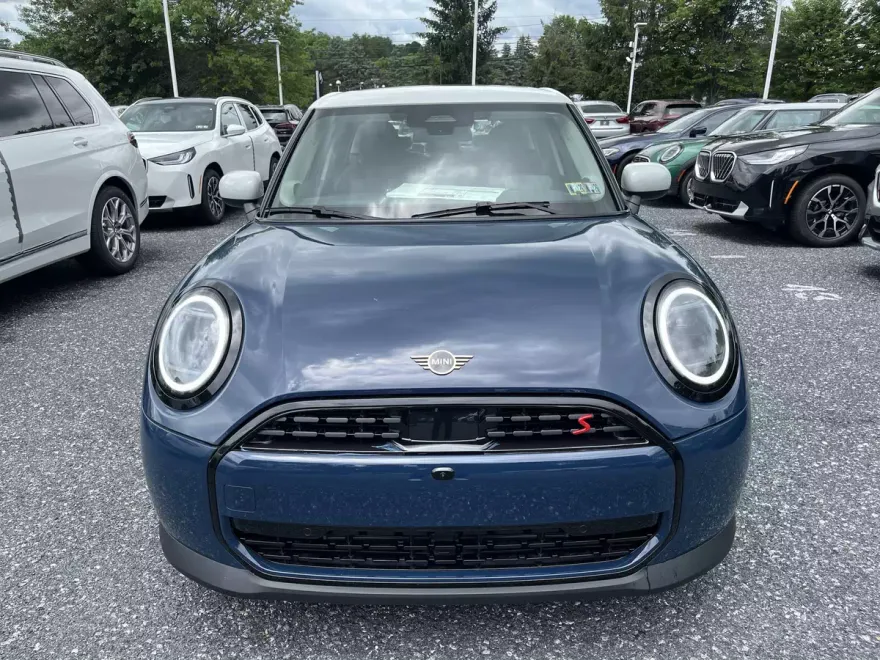 2025 Mini Cooper S Iconic photo 1