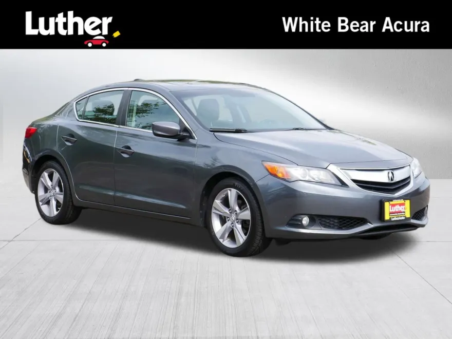 2013 Acura ILX 2.0L Premium photo 1