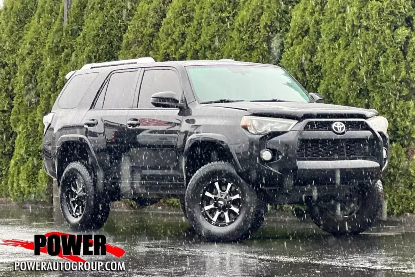 2016 Toyota 4Runner Limited photo 1