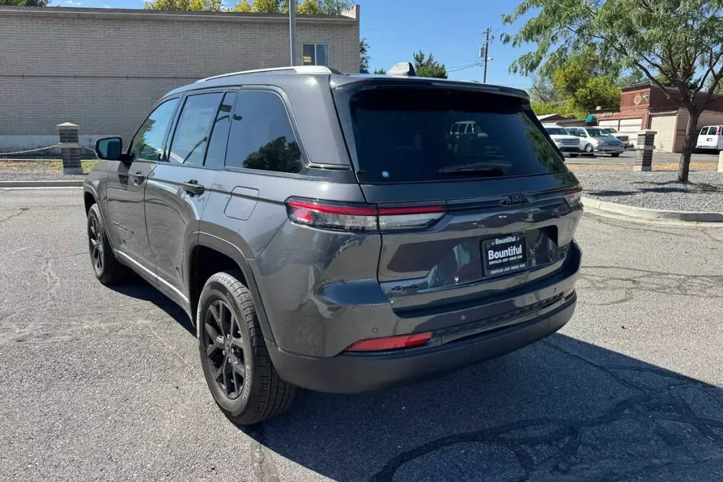 2025 Jeep Grand Cherokee Altitude X photo 1