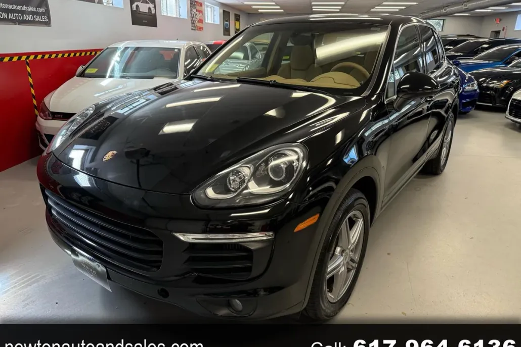 2015 Porsche Cayenne S photo 1