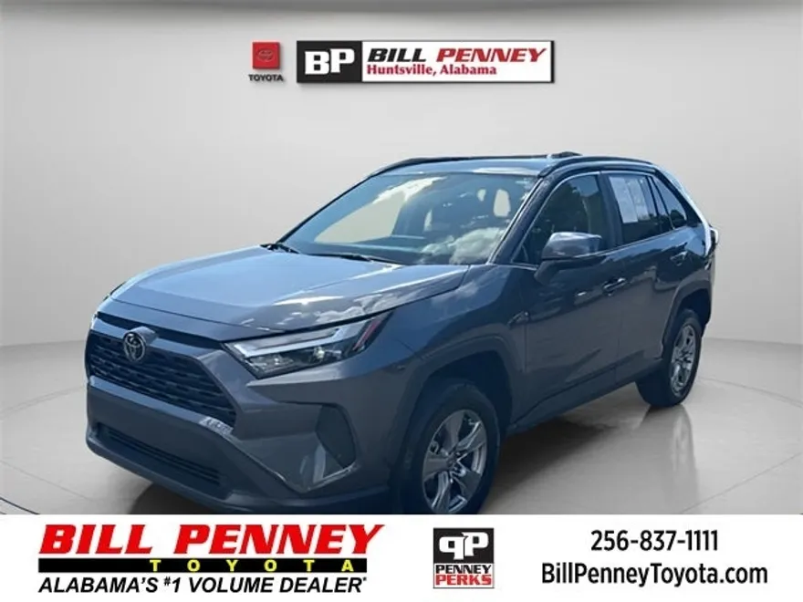 2024 Toyota RAV4 XLE photo 1