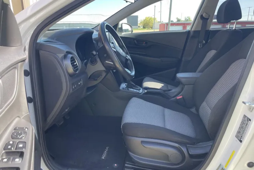 2020 Hyundai Kona SEL photo 1