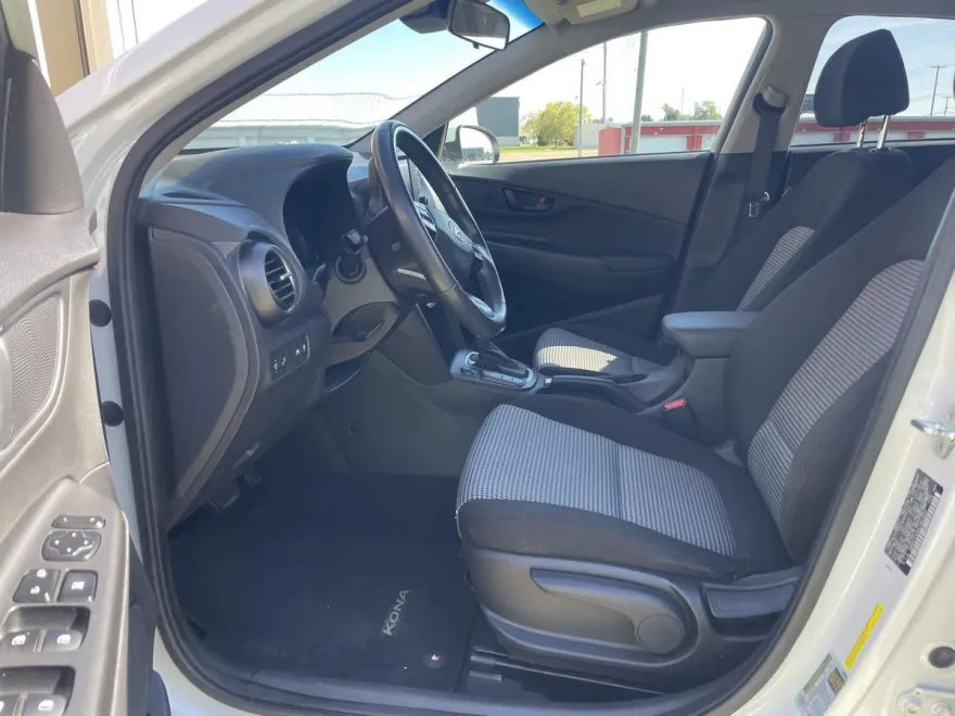 2020 Hyundai Kona SEL photo 1