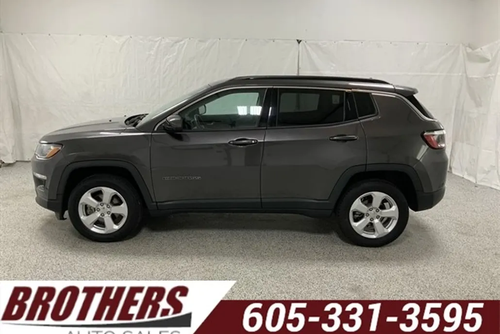2021 Jeep Compass Latitude photo 1