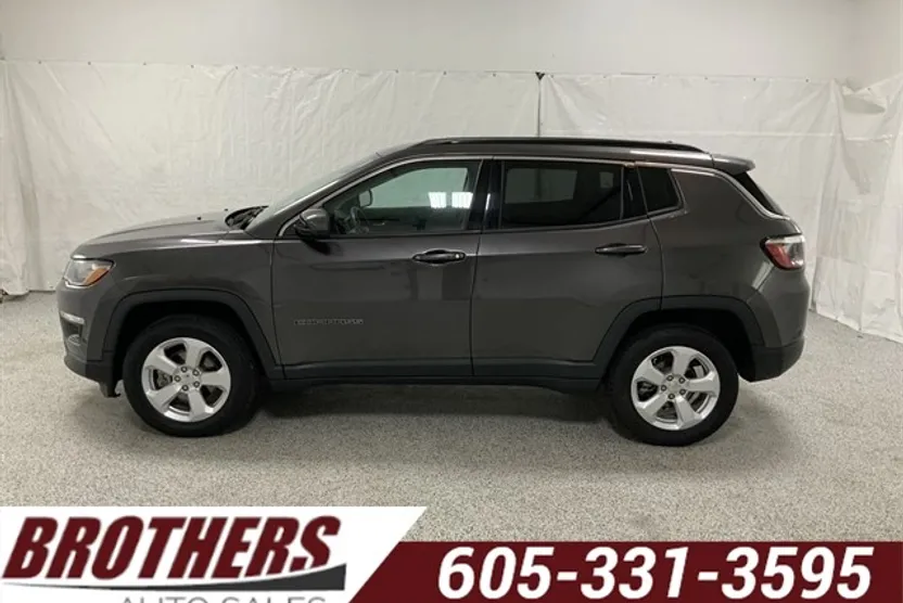2021 Jeep Compass Latitude photo 1