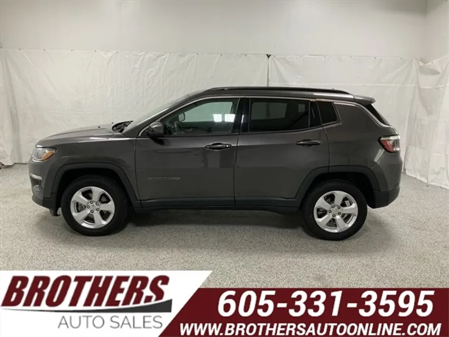 2021 Jeep Compass Latitude photo 1