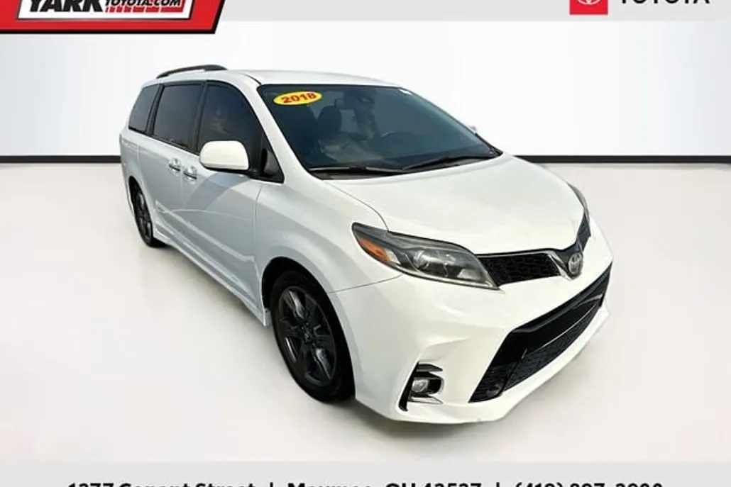 2018 Toyota Sienna SE photo 1