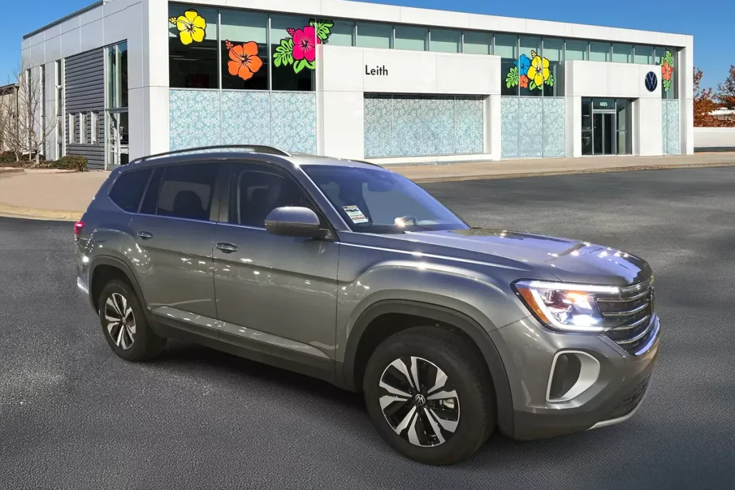 2024 Volkswagen Atlas SE photo 1