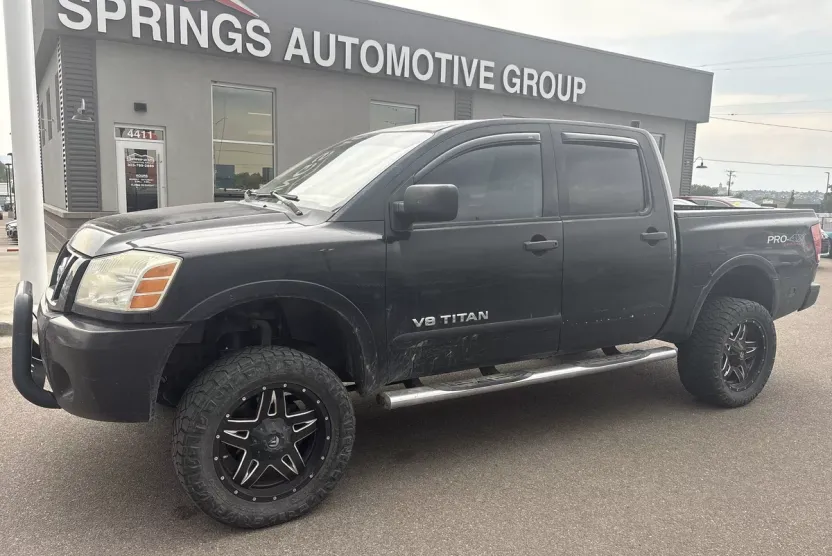 2008 Nissan Titan XE photo 1