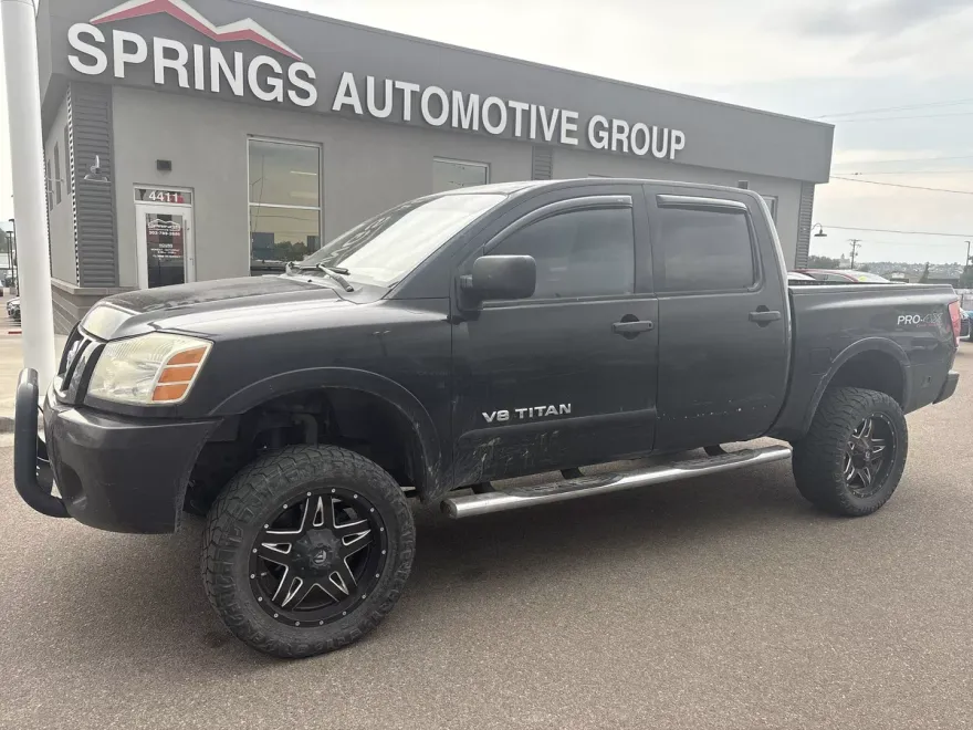 2008 Nissan Titan XE photo 1