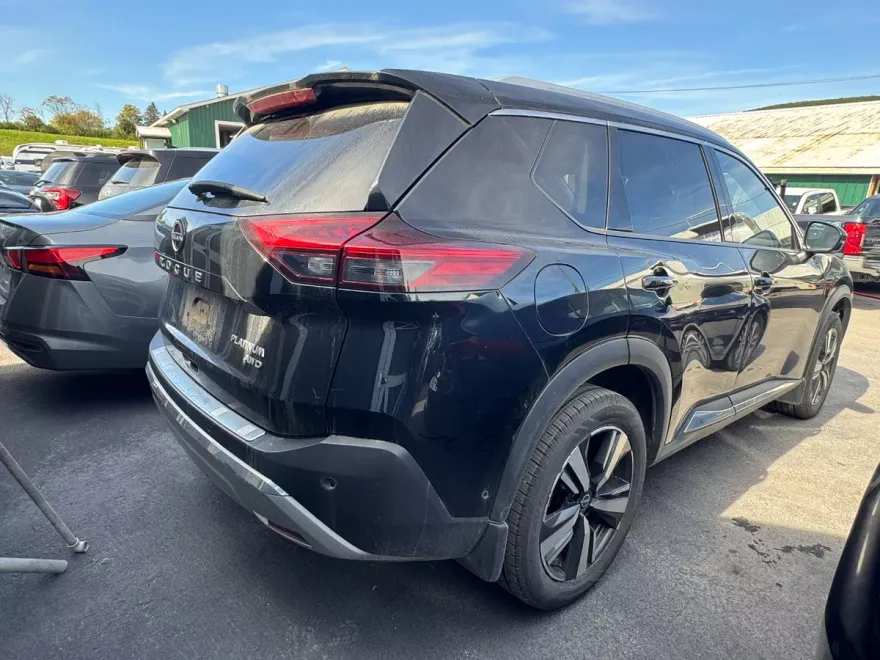 2023 Nissan Rogue Platinum AWD photo 1