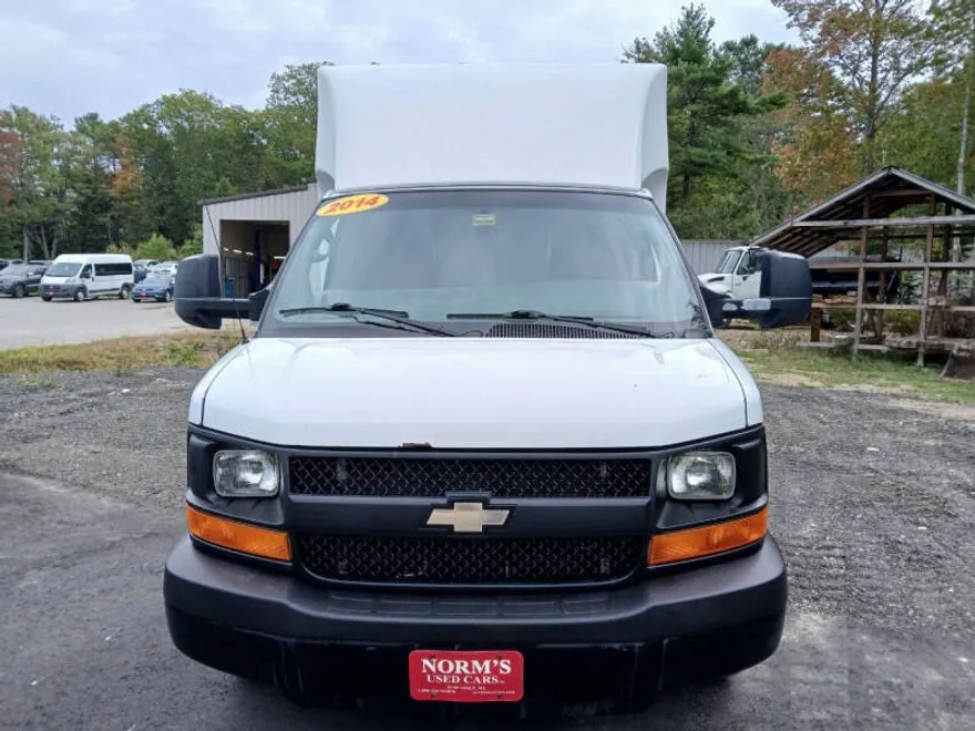 2014 Chevrolet Express 3500 Cutaway photo 1