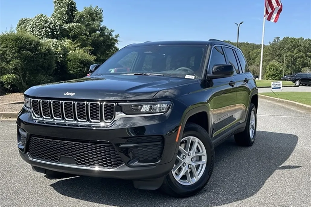 2025 Jeep Grand Cherokee Laredo X photo 1