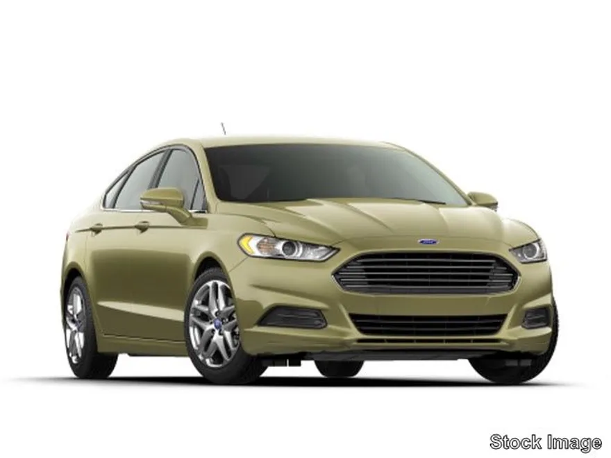 2013 Ford Fusion SE photo 1