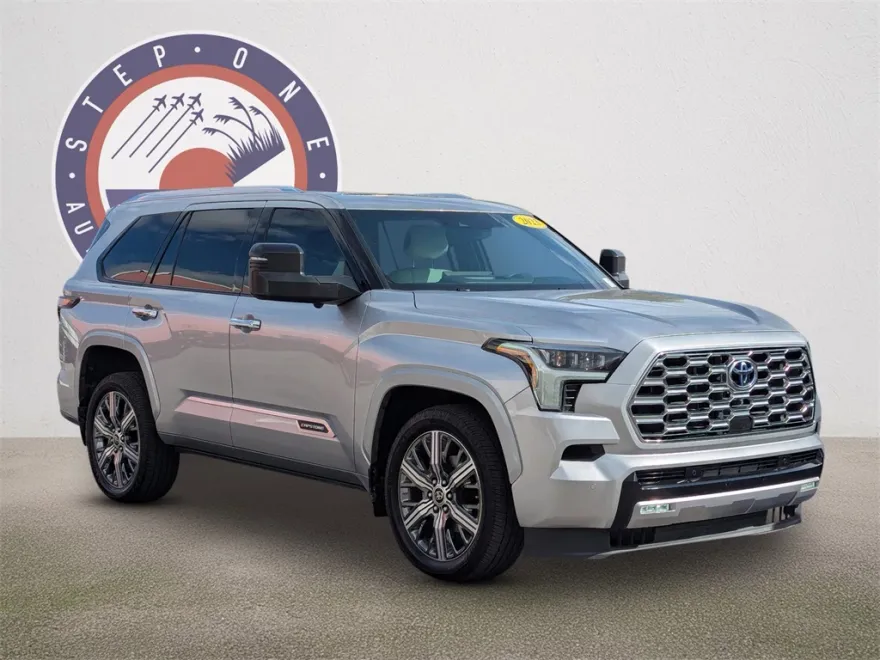 2023 Toyota Sequoia Capstone photo 1