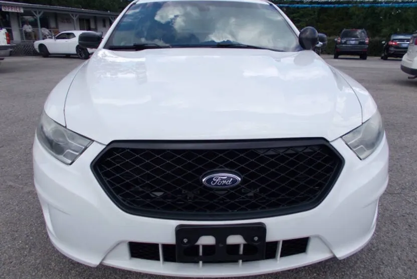 2017 Ford Taurus photo 1
