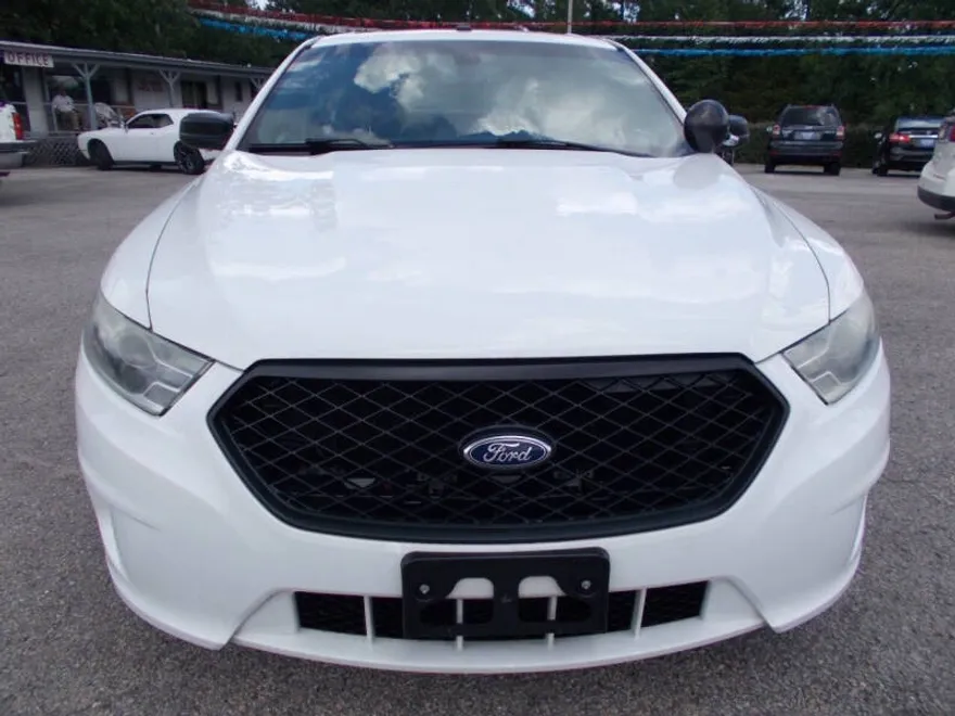 2017 Ford Taurus photo 1