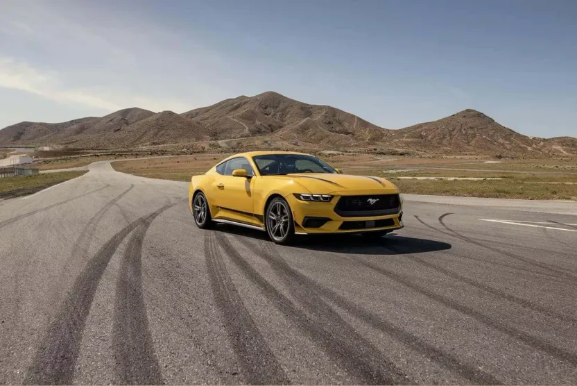 2025 Ford Mustang EcoBoost photo 1