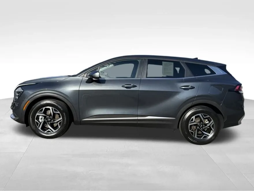 2024 Kia Sportage LX photo 1