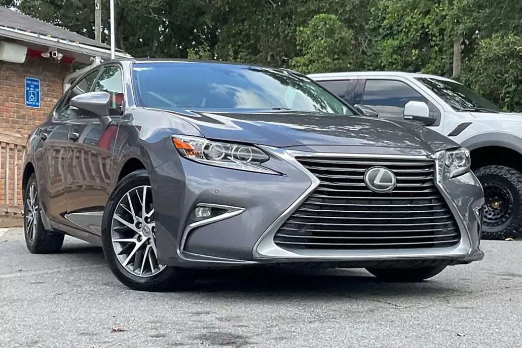 2016 Lexus ES 350 photo 1